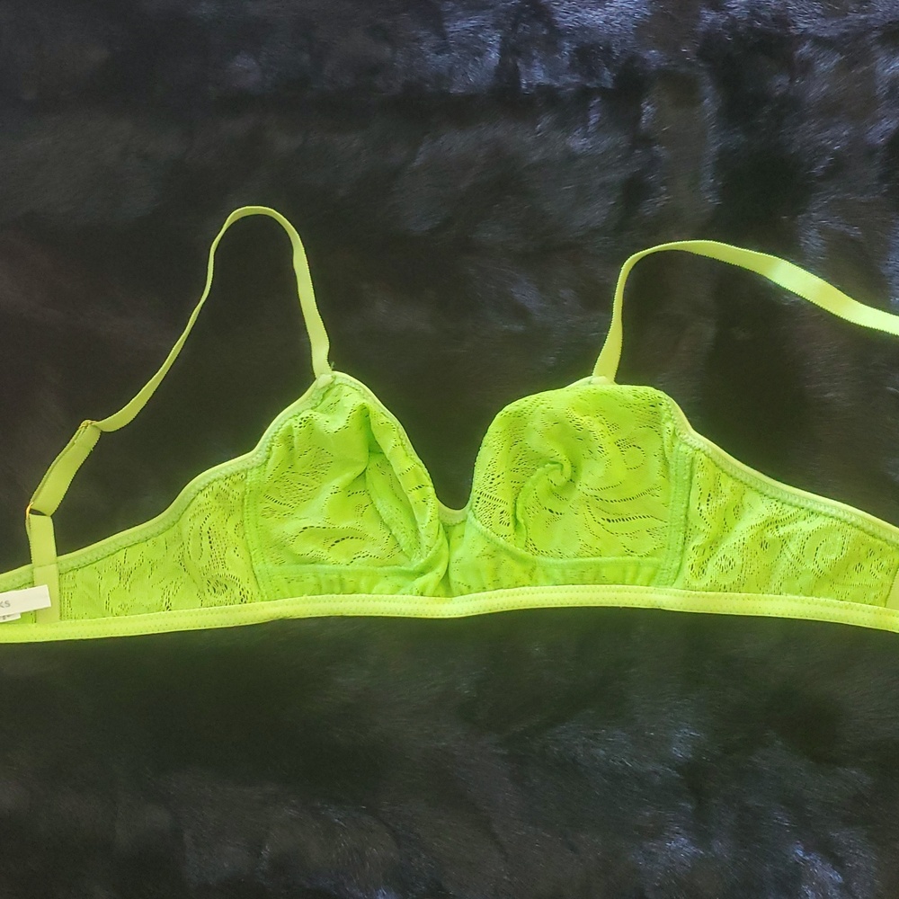 Araks Tamara Bralette / Sz: Medium In Light Green View 4